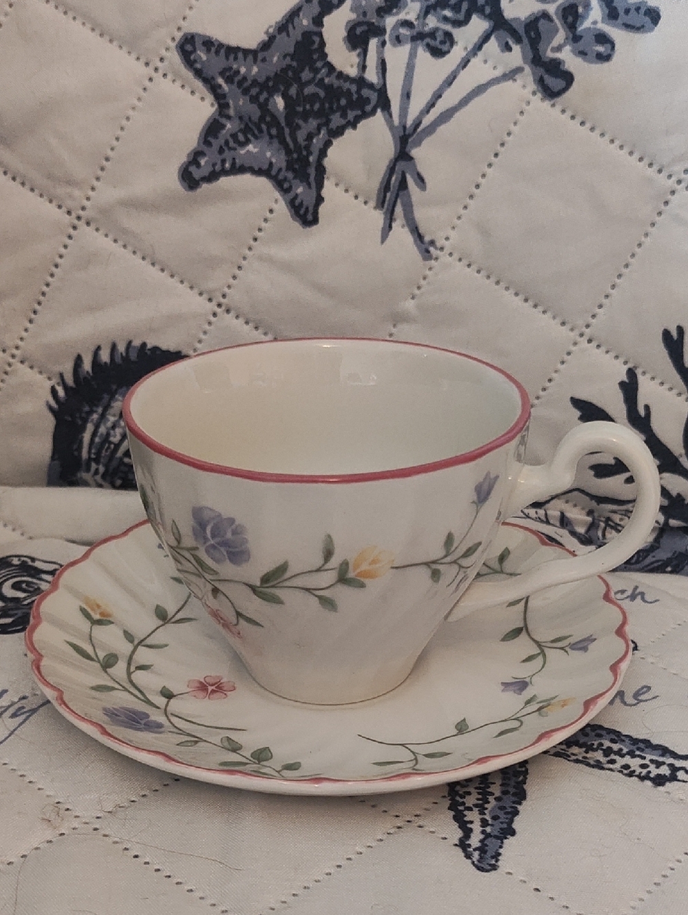 HOME: ENGLAND FLOWER TEA CUP & SAUCER SET